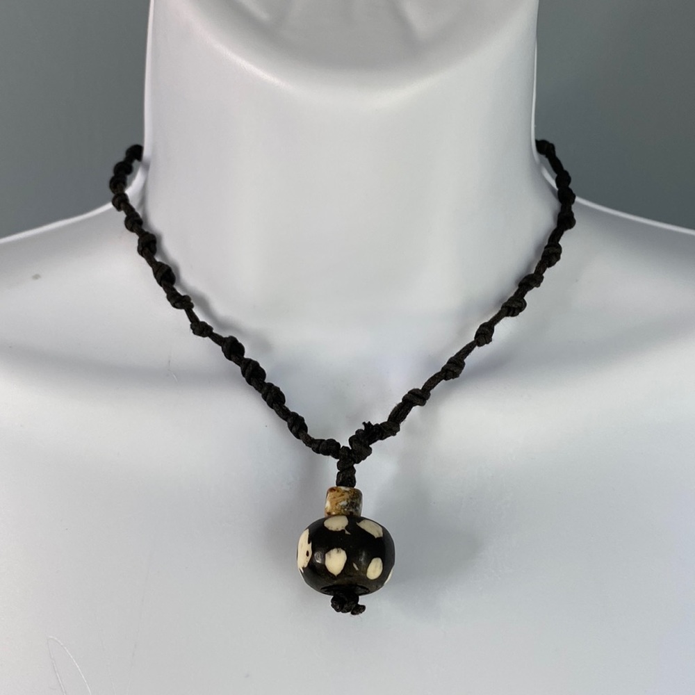 Tribal necklace choker bone bead knotted leather unisex